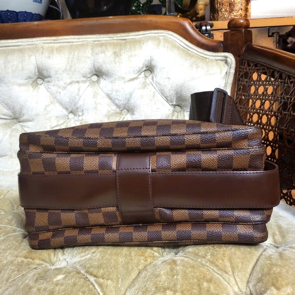 (SOLD)Authentic Louis Vuitton Damier Ebene Structured Naviglio UniseX bag - Picture 6 of 13